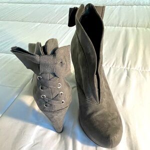 Grey suede guess boots size 8